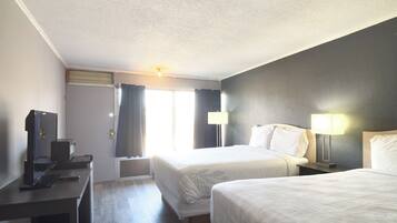 Habitación, 1 cama de matrimonio, no fumadores | Caja fuerte, wifi gratis, ropa de cama