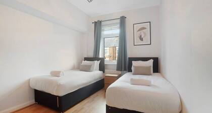 High-End home|Parking|3 beds|sleeps 5