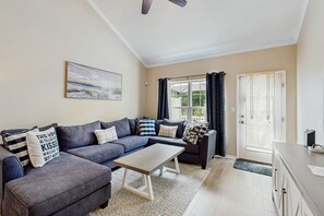 Télévision, table de tennis de table