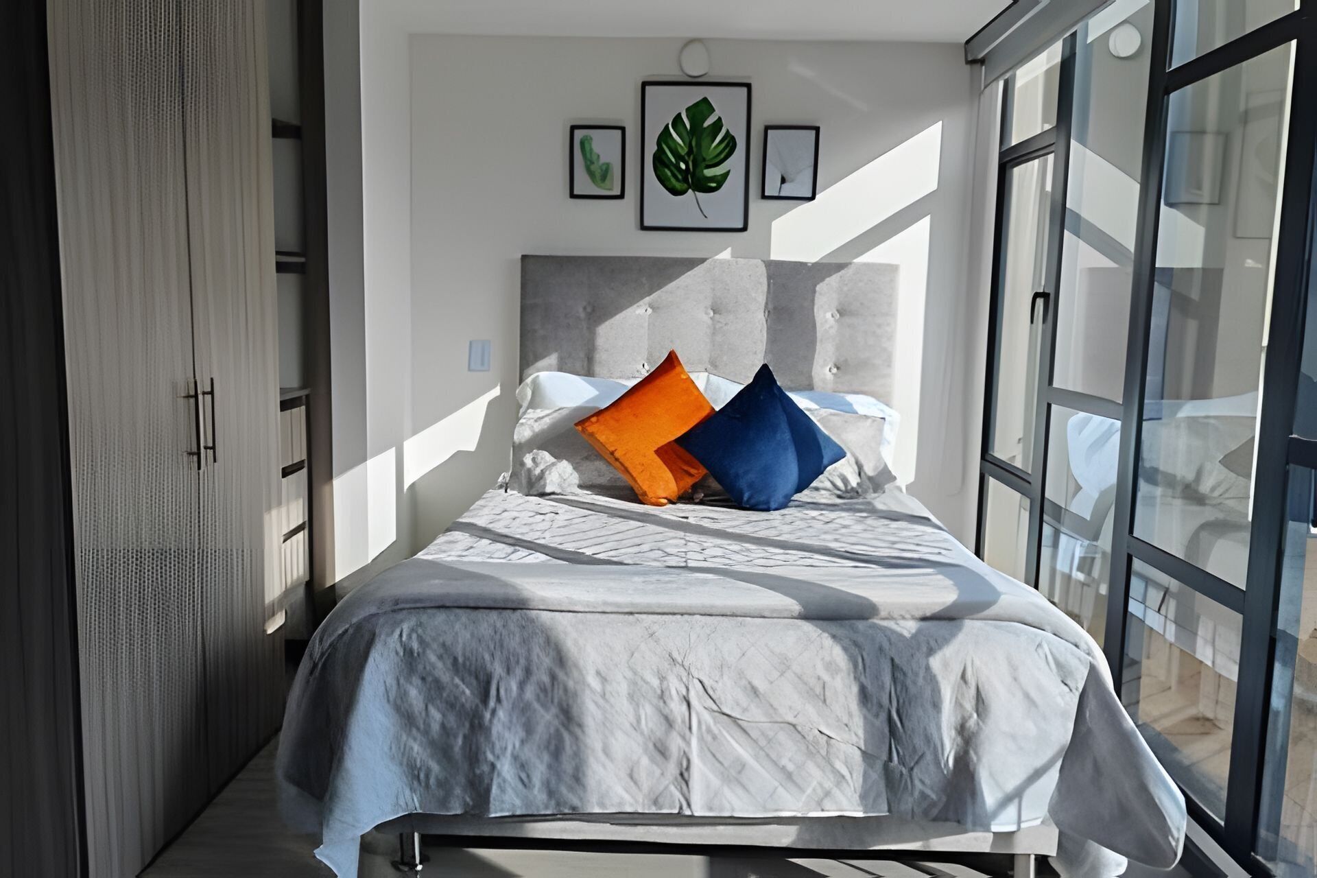 Classic Apartment | Desk, laptop workspace, iron/ironing board, free WiFi