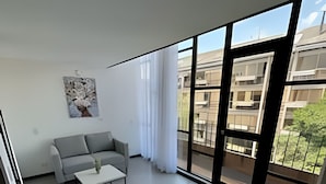 Unclassified image, 2 of 339, button - Spatium 134 (Bogotá)