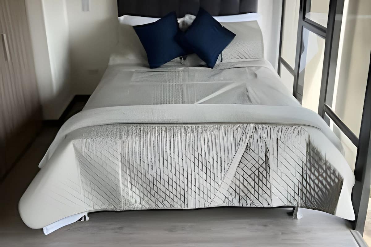 Desk, laptop workspace, iron/ironing board, free WiFi