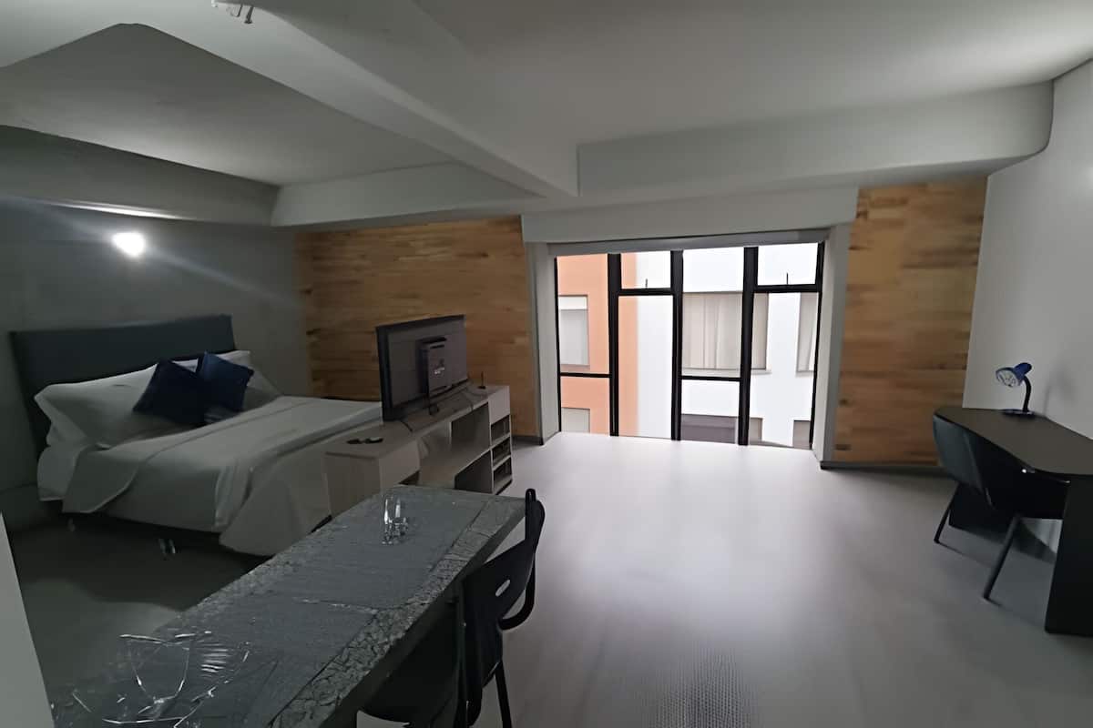 Desk, laptop workspace, iron/ironing board, free WiFi