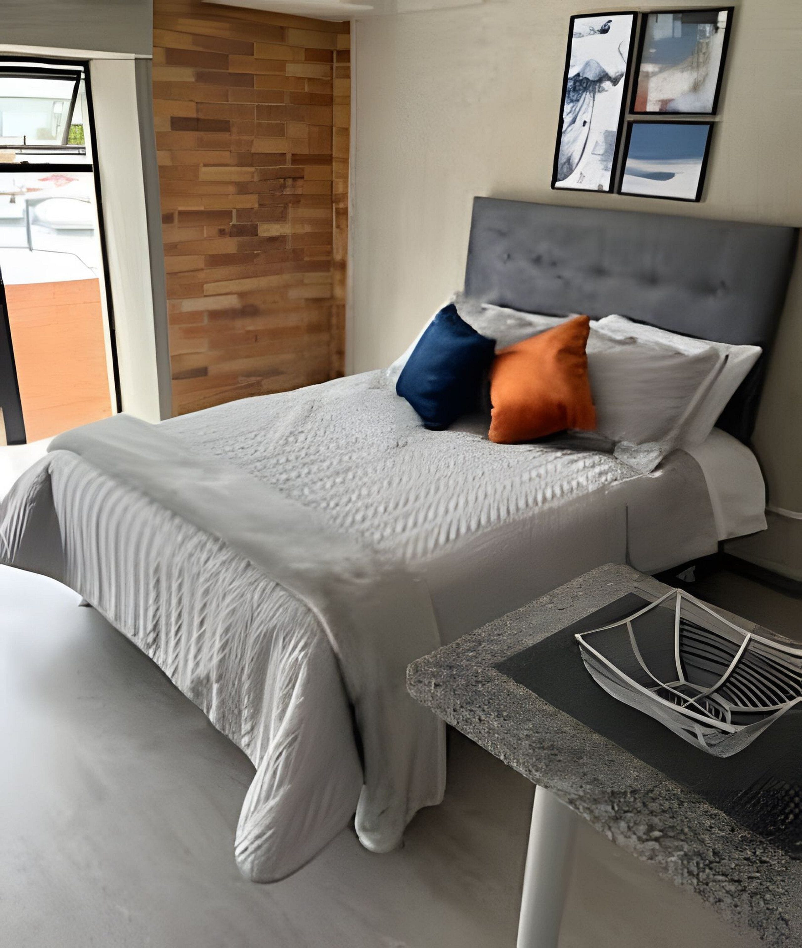 Classic Apartment | Desk, laptop workspace, iron/ironing board, free WiFi