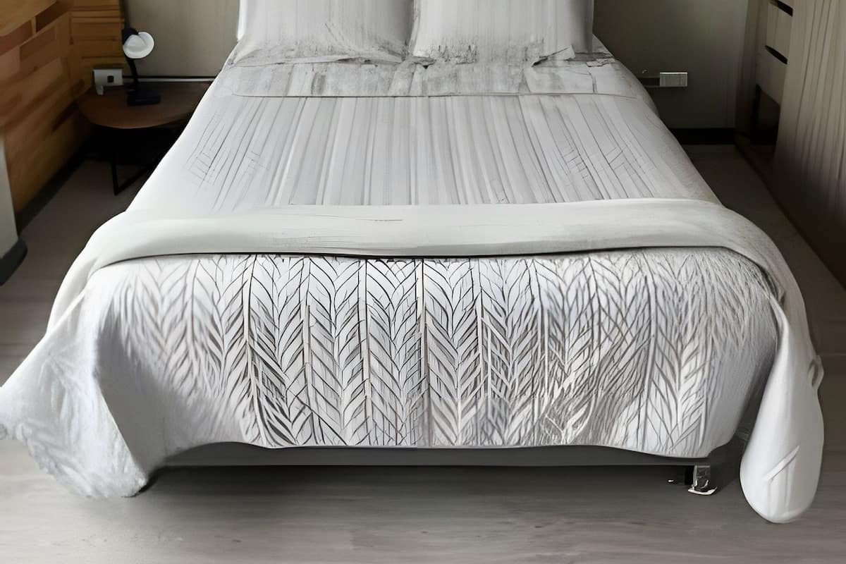 Desk, laptop workspace, iron/ironing board, free WiFi