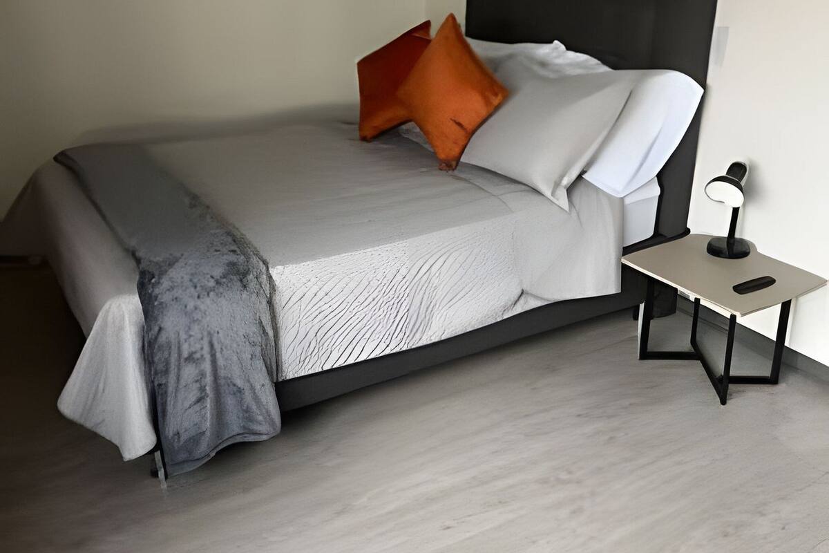 Apartamento clássico | Escrivaninha, espaço de trabalho para notebook