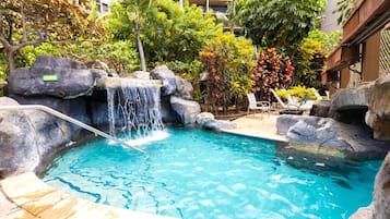 Condo (2 Bedrooms) | Alberca | Alberca al aire libre