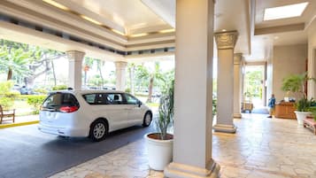 Condo (2 Bedrooms) | Entrada de la propiedad