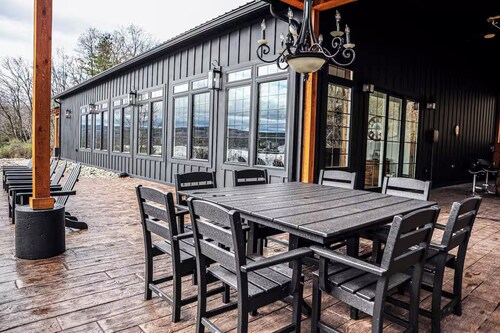 The Barn On Keuka-HotTub-LakeView-WineTrail