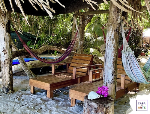 Oceanfront Artistic Escape in Cabuya