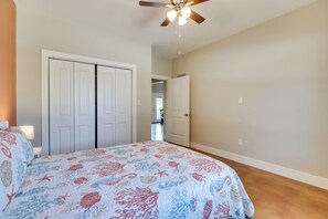 3 bedrooms, iron/ironing board, Internet, bed sheets - Quiet Hill Country Home: 1 Mi to Lake LBJ Access! (Granite Shoals)