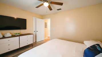 2 bedrooms, iron/ironing board, internet, bed sheets