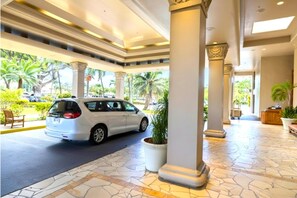 Condo (4 Bedrooms) | Property entrance - Kaanapali Shores 2 Free Rental Cars KBM Resorts Steps To Ocean 2 Units, 4 Bedrooms KS Ml-1538 (Kaanapali)