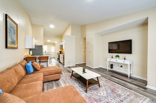 Easy ECU Access: Quiet Modern Home w/ Patio!