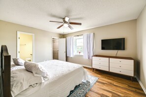 3 bedrooms, iron/ironing board, Internet, bed sheets