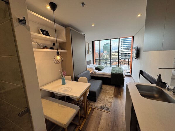 1 bedroom, in-room safe, desk, iron/ironing board