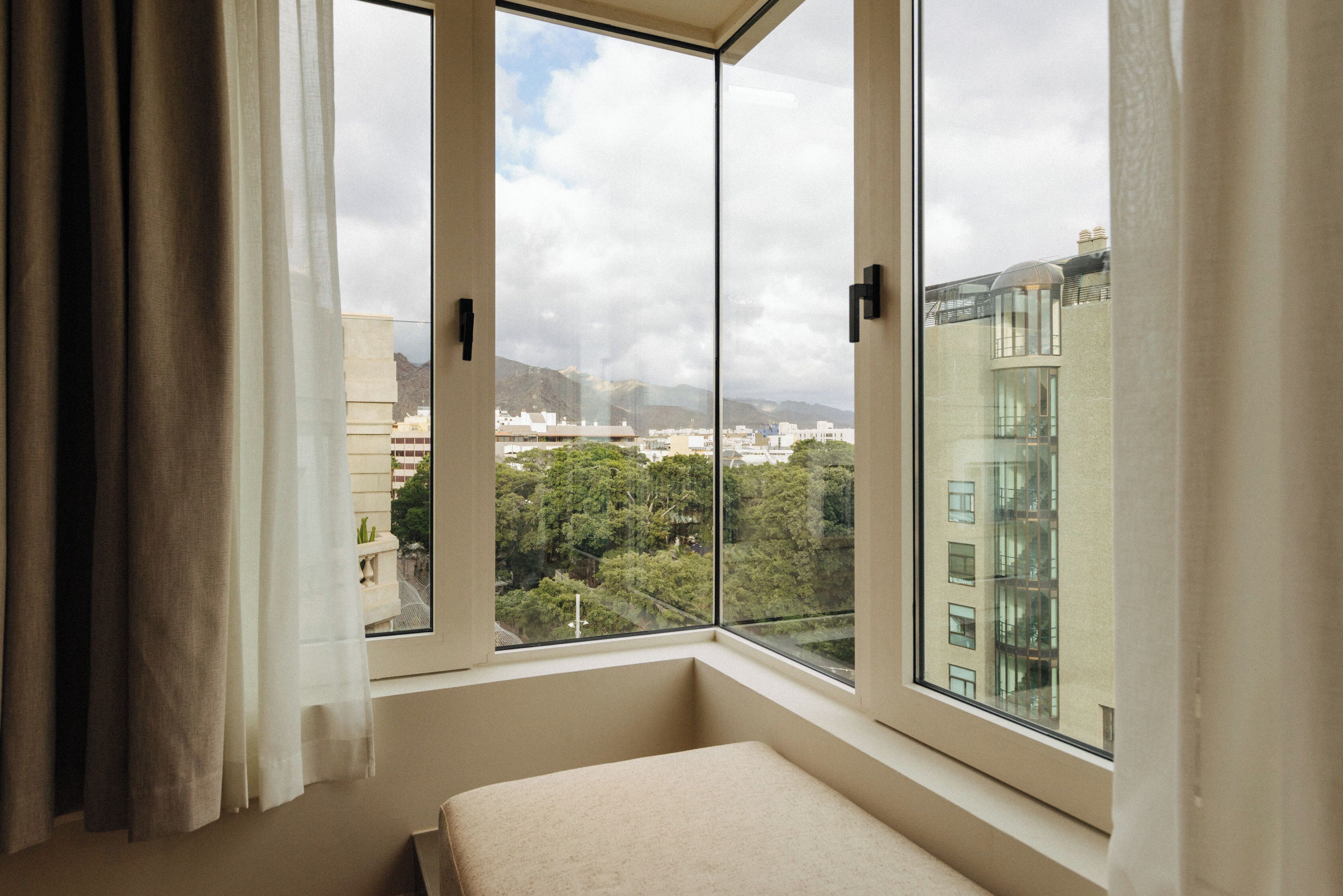 华丽双人房, 城市景观 | 办公桌、遮光窗帘、熨斗/熨衣板、免费 WiFi