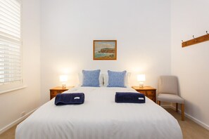 3 bedrooms, desk, iron/ironing board, free WiFi