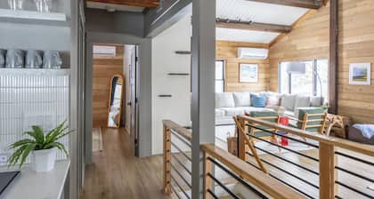 Cozy Pet- & Family-Friendly Chalet Near Stowe Mountain Resort