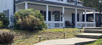 The Buoy House is a charming 2nd floor apartment in York close to beaches.