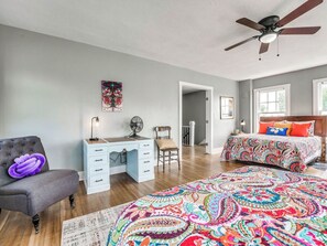 2 habitaciones, escritorio, tabla de planchar con plancha y wifi gratis 