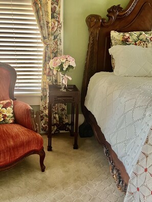 Desk, iron/ironing board, free WiFi, bed sheets