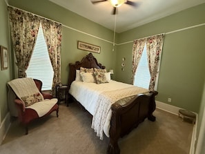 Desk, iron/ironing board, free WiFi, bed sheets