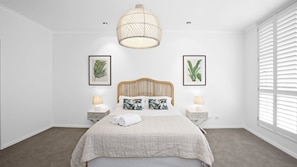3 bedrooms, iron/ironing board, Internet, bed sheets