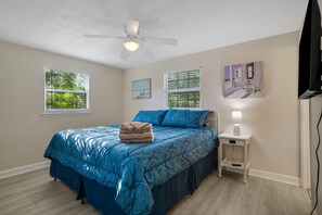 5 chambres, fer et planche à repasser, Wi-Fi, draps fournis