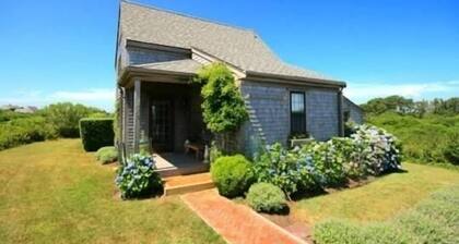 Bright freshly decorated 2-bedroom house on an acre