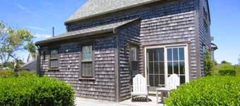 Bright freshly decorated 2-bedroom house on an acre