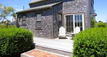 Bright freshly decorated 2-bedroom house on an acre