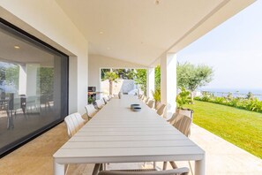 Outdoor dining - Villa 16 | Dhërmi by PikHost (Dhërmi)