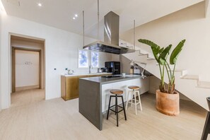 Kühlschrank, Ofen, Herdplatte, Geschirrspüler