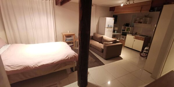 1 slaapkamer, een strijkplank/strijkijzer, wifi, beddengoed
