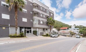 Basic Apartment | Exterior - Apart With Barbecue 600m From the Beach Rpn0101 (Florianópolis)