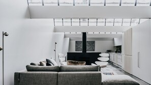 TV, lareira