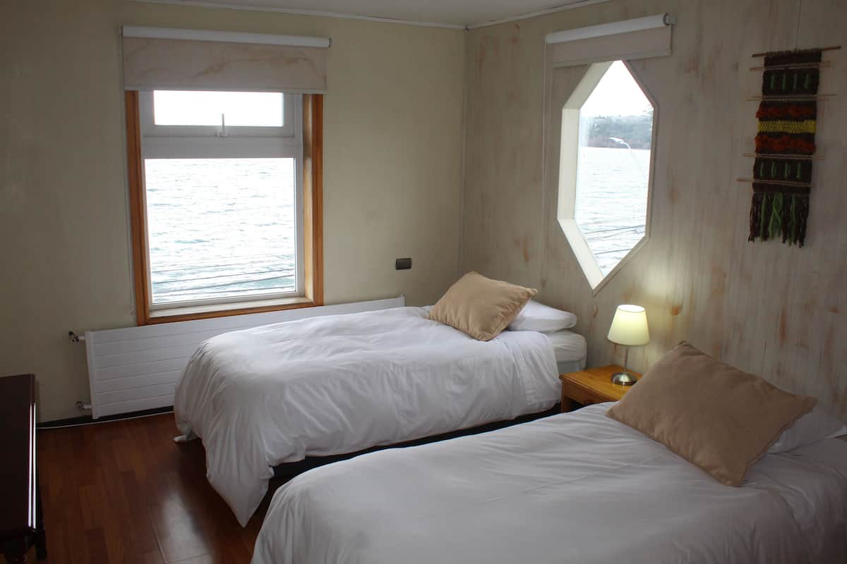 Premium bedding, minibar, in-room safe, laptop workspace