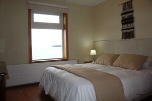 Premium bedding, minibar, in-room safe, laptop workspace