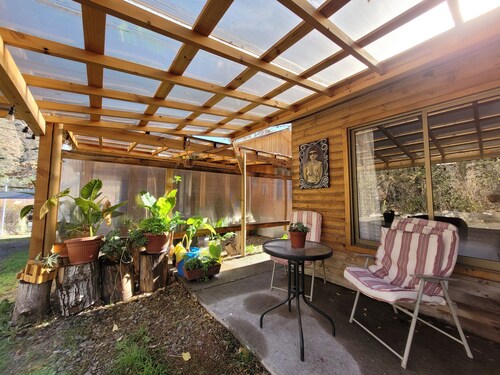 Large, well-equipped cabin, strategic location