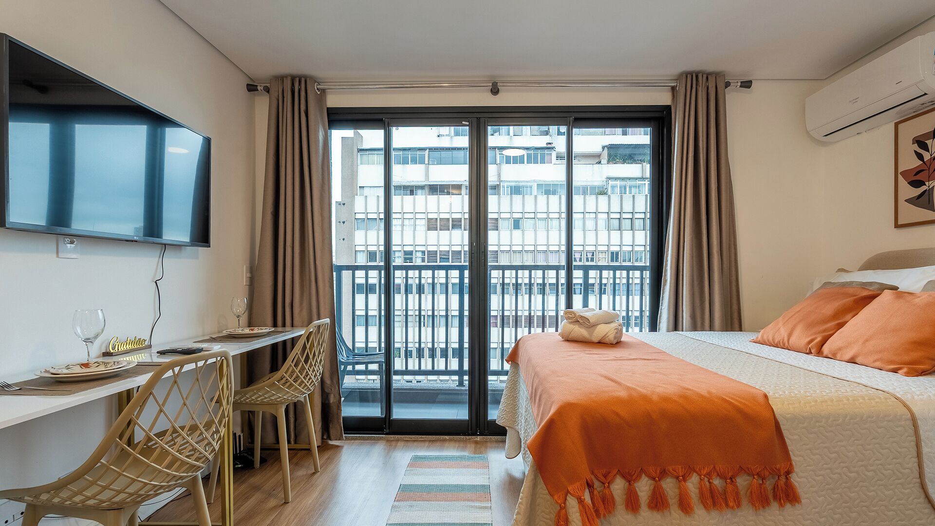 开间 | 笔记本电脑工作区