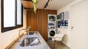 Standard Studio Suite, City View | Laundry