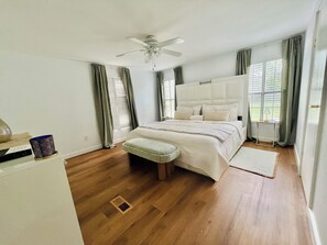 3 bedrooms, desk, iron/ironing board, free WiFi