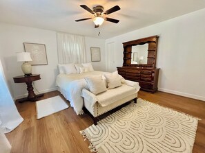 3 slaapkamers, een bureau, een strijkplank/strijkijzer, gratis wifi