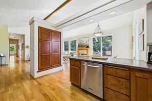 Interior - Coastal Canopy-Secluded home with ocean view and jetted tub. Sleeps 6 (Whitethorn)