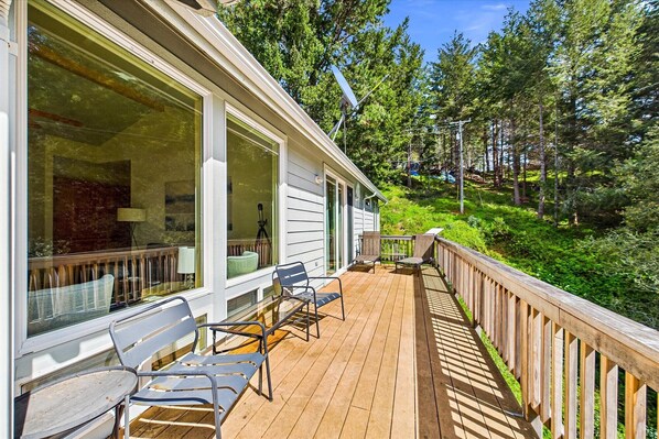 Property grounds - Coastal Canopy-Secluded home with ocean view and jetted tub. Sleeps 6 (Whitethorn)