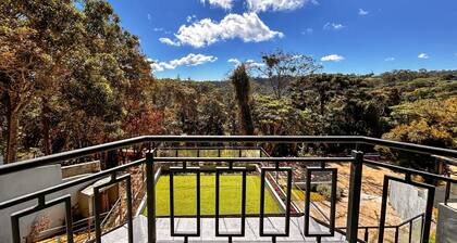 Casa com 4 Su tes Jacuzzi e Lareira Externa