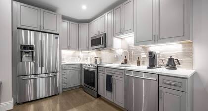 Modern Capitol Hill Stay-5 Min Walk to Metro & Eats