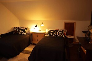 4 bedrooms, iron/ironing board, free WiFi, bed sheets