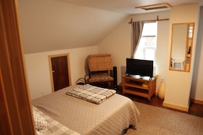 4 bedrooms, iron/ironing board, travel crib, free WiFi